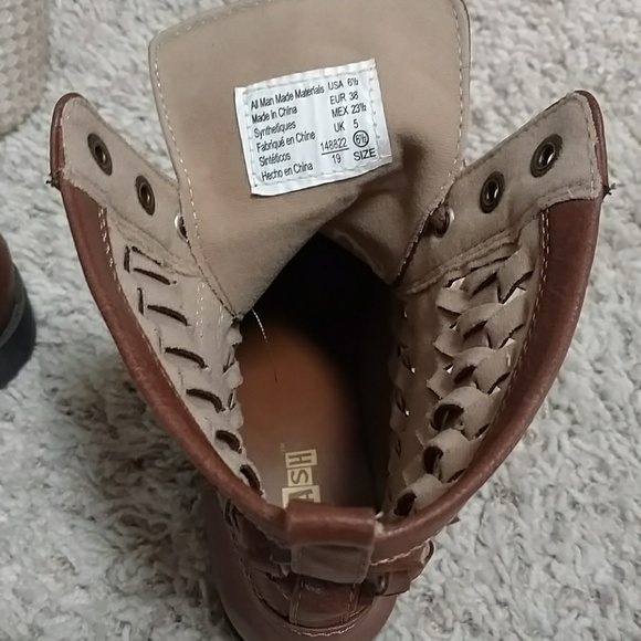 Shoes - Picture 5 of 5